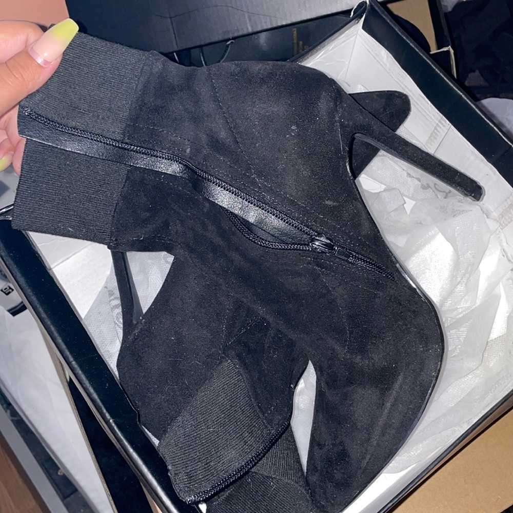 Suede heeled bootie